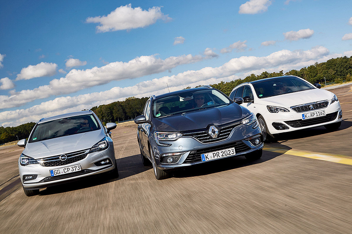 «Битва универсалов»: тест-драйв Opel Astra, Peugeot 308 и Renault 2