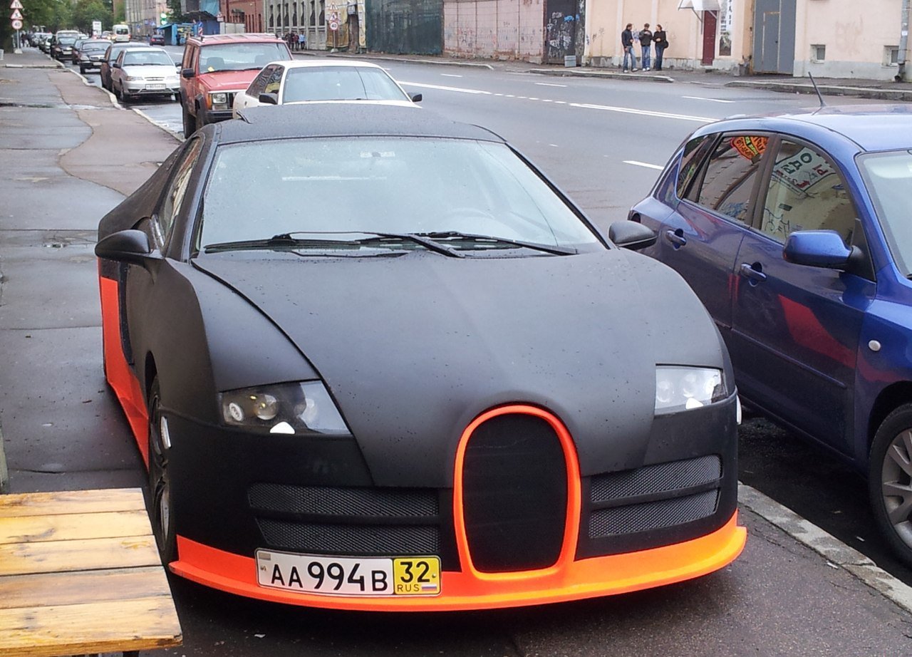 «Ужасная копия» Bugatti Veyron на улицах города 1
