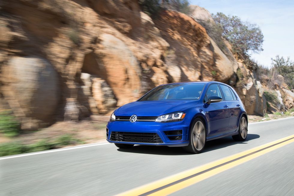 9-2016-vw-golf-r-1