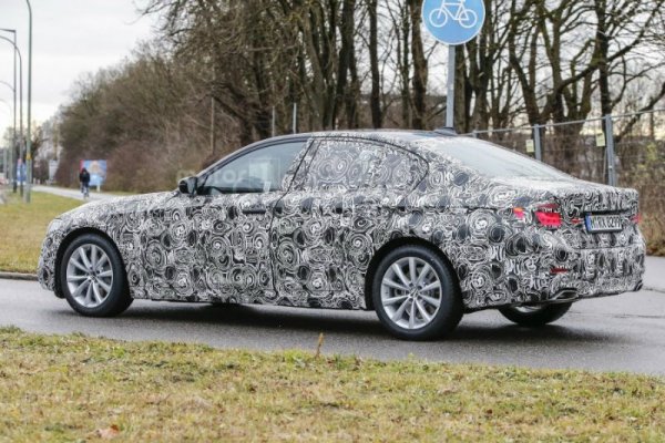 Обновление BMW: шпионские фото рестайлинговой модели 5-серии 2