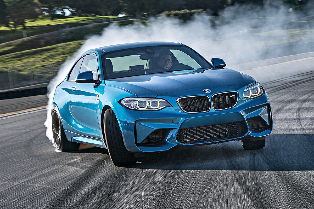 «Держит дорогу, удерживает рекорды»: тест-драйв BMW M2 6