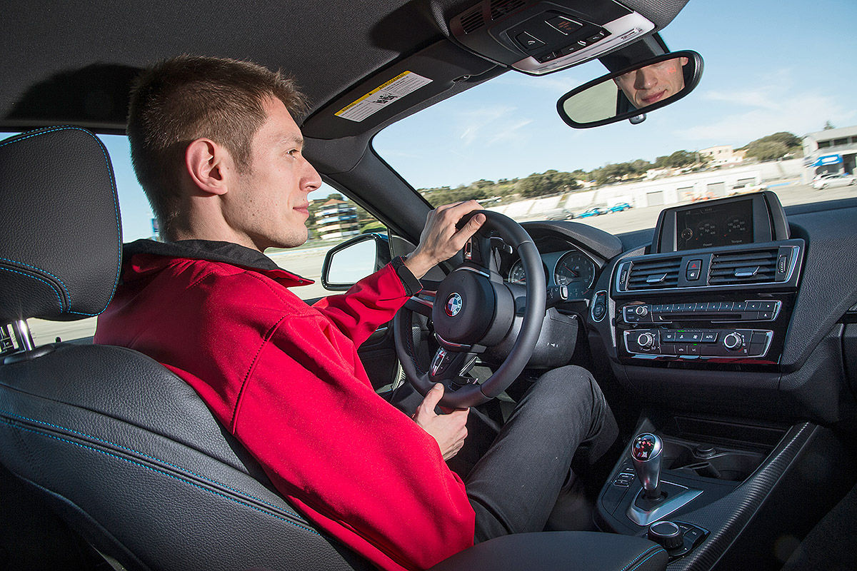 «Держит дорогу, удерживает рекорды»: тест-драйв BMW M2 5