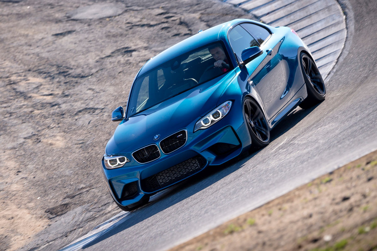 «Держит дорогу, удерживает рекорды»: тест-драйв BMW M2 7