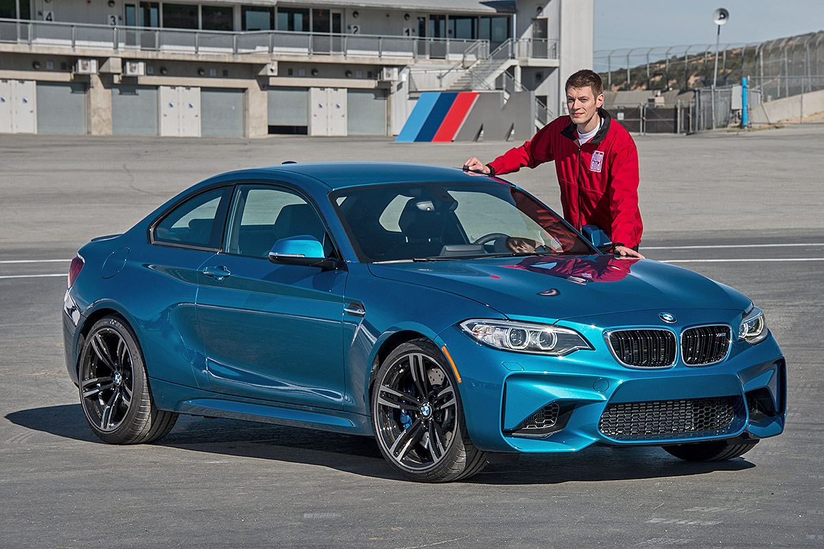 «Держит дорогу, удерживает рекорды»: тест-драйв BMW M2 1