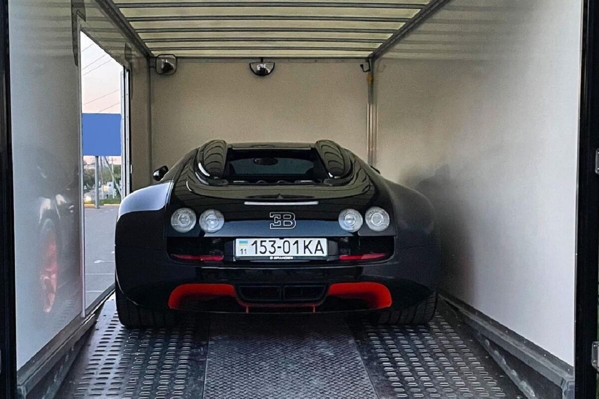 Засняли Bugatti Veyron на украинских номерах 1