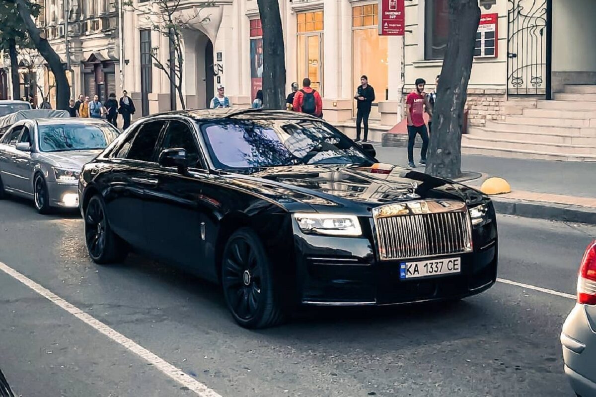 В Украине заметили Rolls-Royce Ghost 2021 модельного года 1