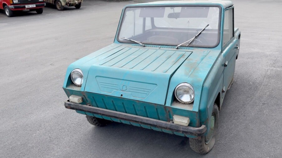 Украинский блогер нашел легендарный советский автомобиль 1976 года в отличном состоянии 2