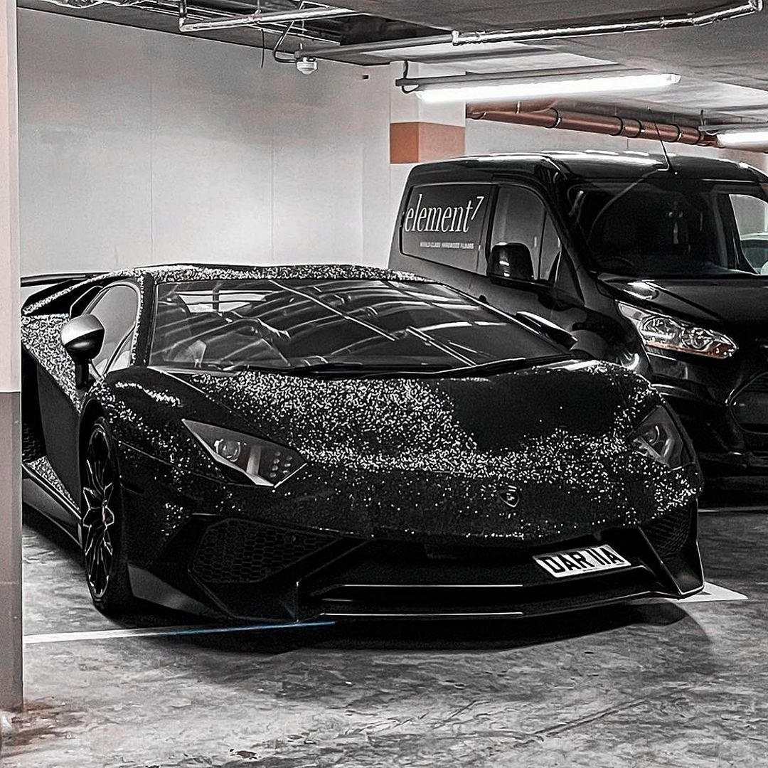Lamborghini Aventador украсили 2млн. кристаллов Swarovski: каждый клеили вручную 1