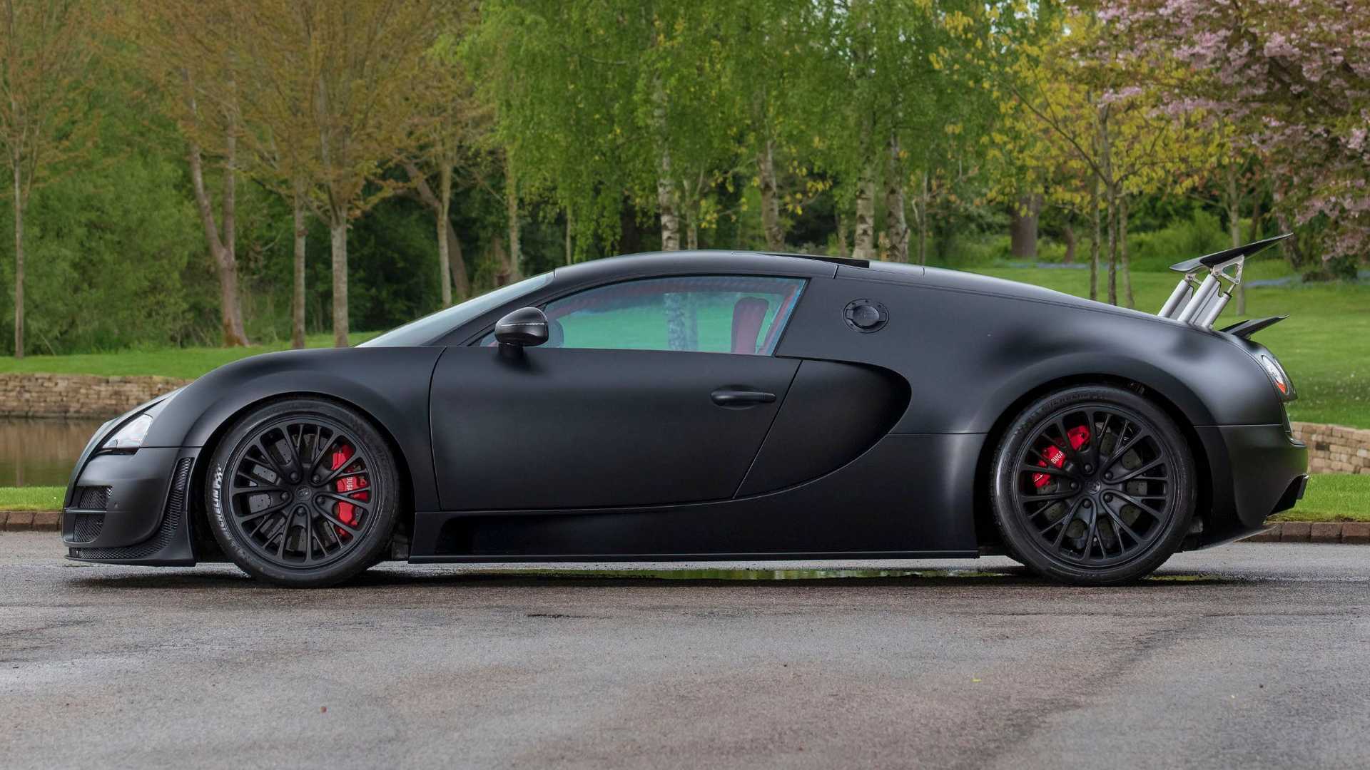 Лучший подержанный автомобиль: лимитированный Bugatti ищет нового владельца 2