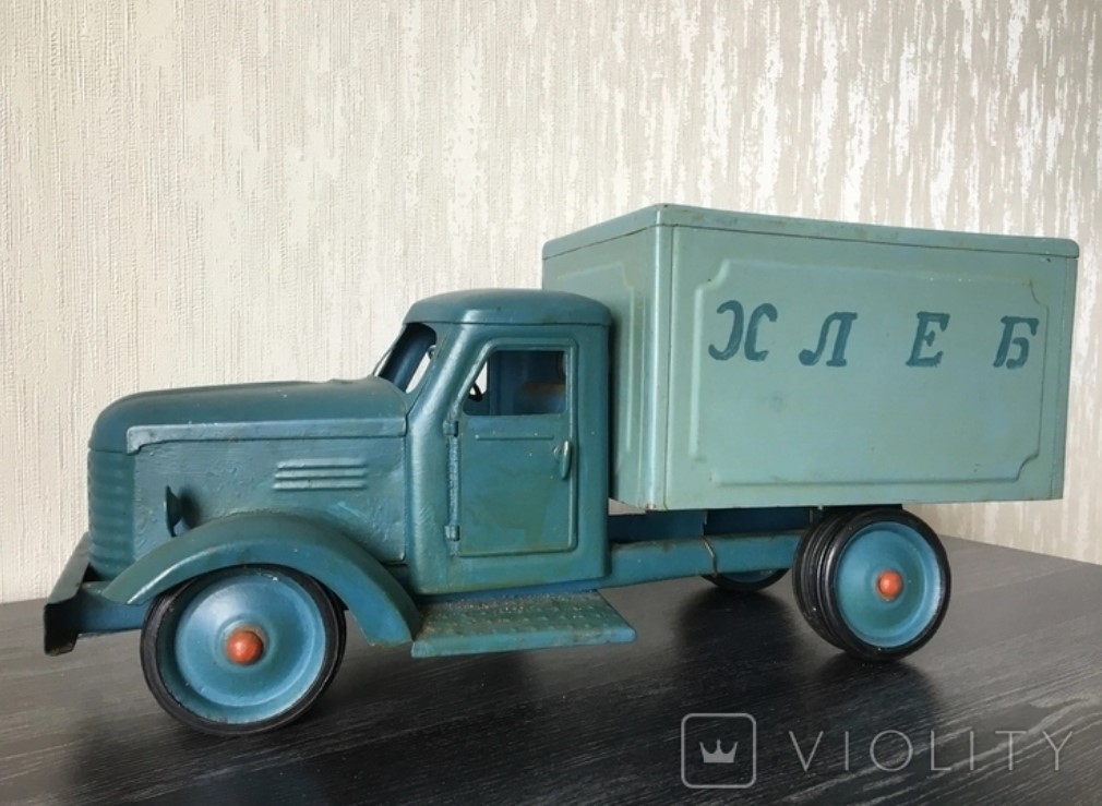 В Украине продали игрушечную модель грузовика по цене настоящего авто 3