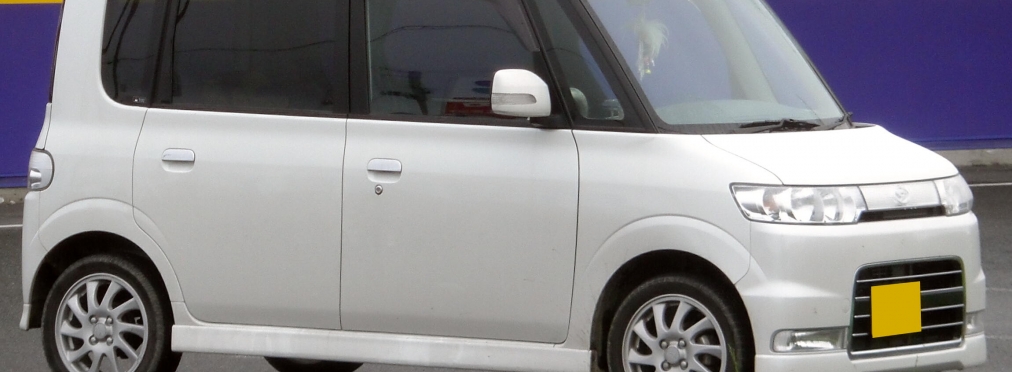 Daihatsu Tanto 0.7 AT (64 л.с.) 4WD