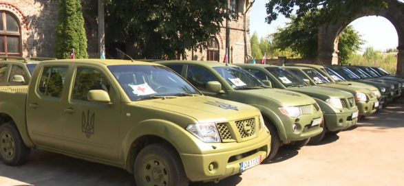 Из Латвии в Украину отправляется 22 машины для ВСУ