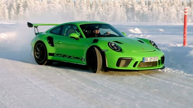 Porsche 911 G3 RS продемонстрировал балет на льду