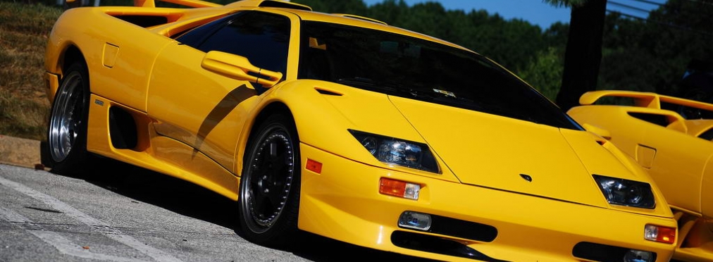 На продажу выставлен Lamborghini Diablo SV 1999 года без пробега