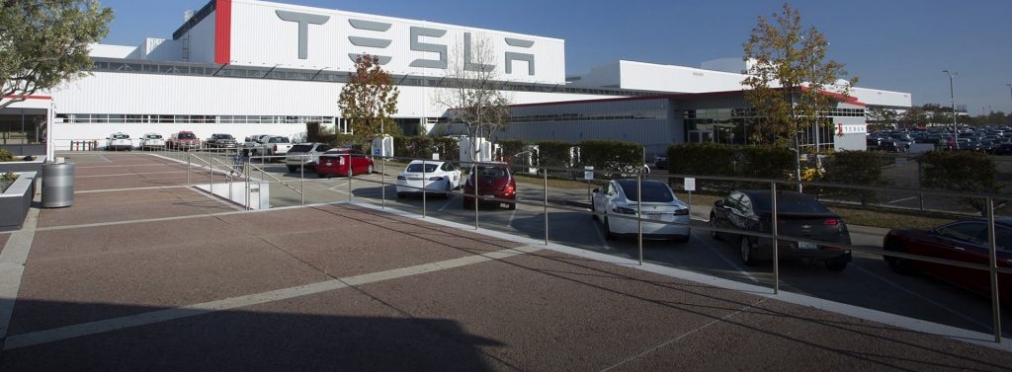 Илон Маск отказался закрывать завод Tesla из-за коронавируса