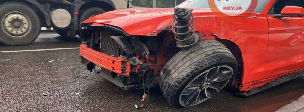 Украинец разбил прокатный Ford Mustang в свой День рождения