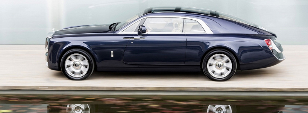 Rolls-Royce показал уникальный автомобиль-«аквариум»