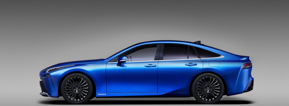 Toyota показала второе поколение своего водородомобиля