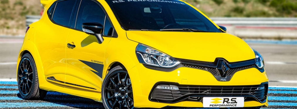 Renault добавила агрессии маленькому хот-хэтчу Clio RS