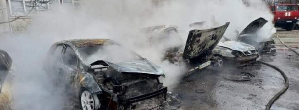 Сколько автомобилей потеряли украинцы за последний месяц