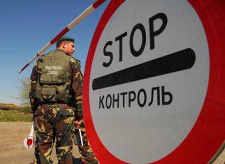 Поляки объяснили, почему «погранцы тормозят машины из Украины»