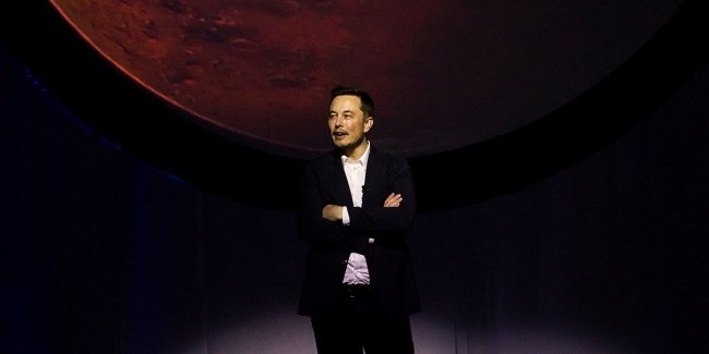 Маск планирует стать первым человеком на Марсе