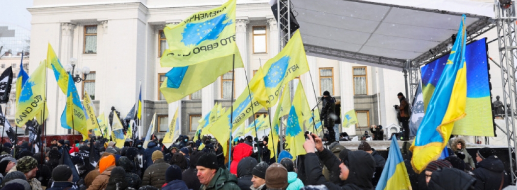  «Евробляхеры»  устроили акцию протеста у стен Верховной Рады (фото, видео)