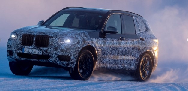 Испытание холодом: BMW показал новый X3 на зимних тестах в Швеции