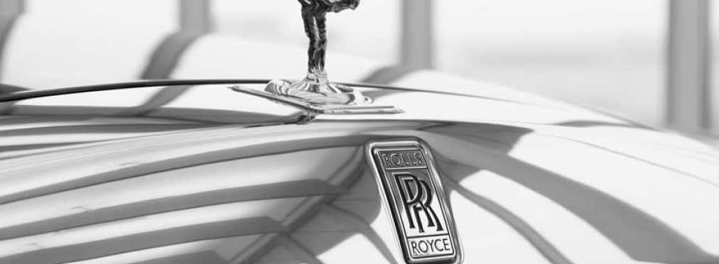 В Житомире роскошный Rolls-Royce превратили в прилавок для торговли картошкой