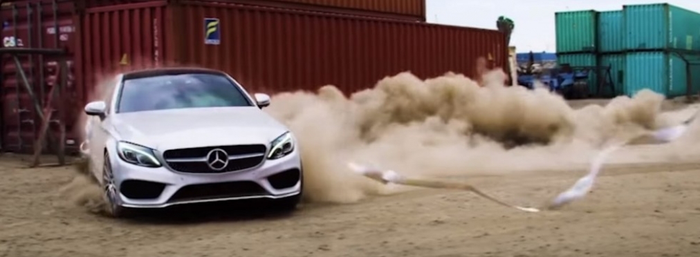 Mercedes-Benz продемонстрировал лучшие трюки со своими автомобилями