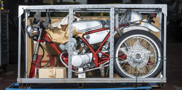 На продажу выставлен 24-летний мотоцикл Honda в заводской упаковке 