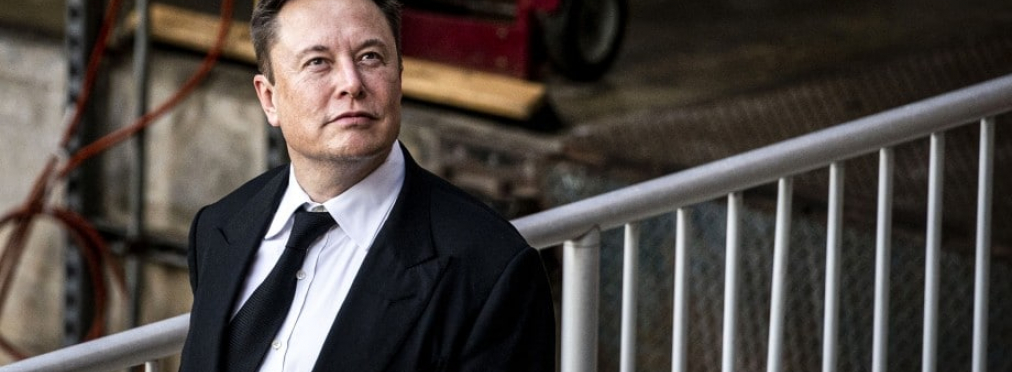 Акции компании Tesla упали из-за твитов Илона Маска об 