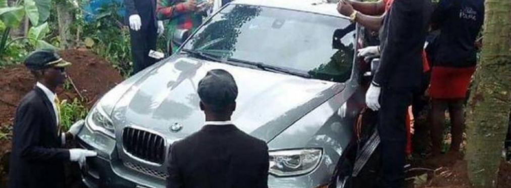 Сын похоронил отца в новеньком BMW X5