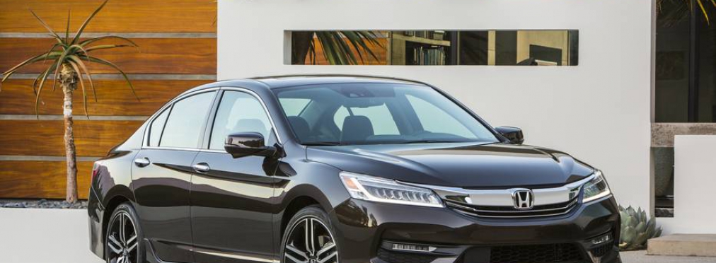 В 2016 Honda Accord получила рестайлинг не только снаружи, а в нутрии