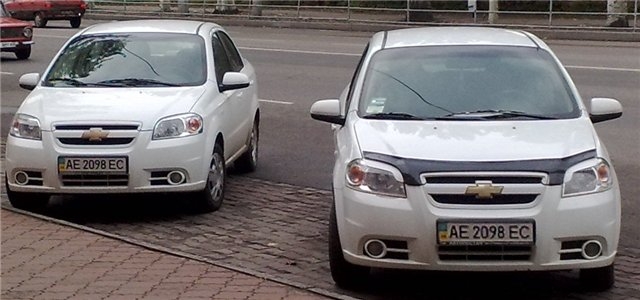 «Автомобили-двойники» на дорогах Украины
