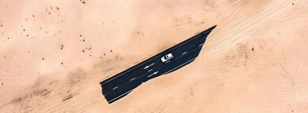 В ОАЭ пустыня «съедает» дороги