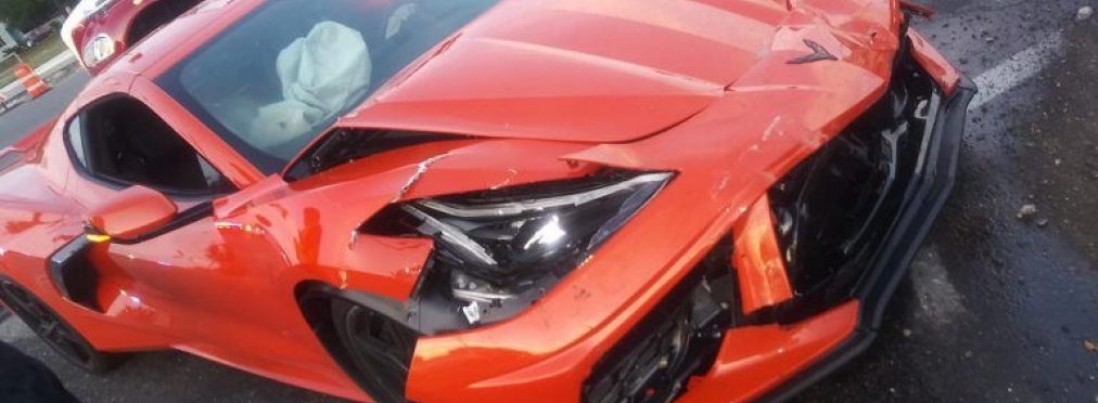 Житель США приобрел новенький Chevrolet C8 Corvette и тут же разбил его