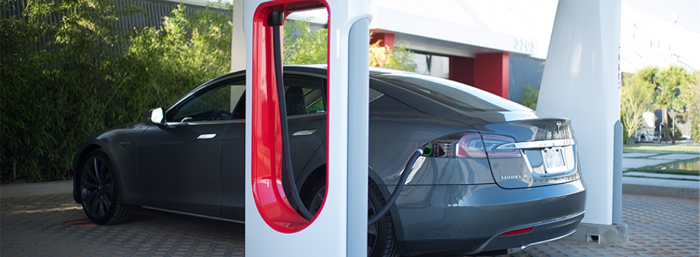 Tesla назвала стоимость зарядки на станциях Supercharger
