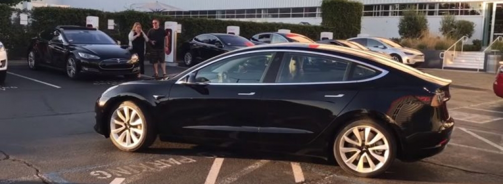 В Tesla решили отказаться от заднеприводной Model S