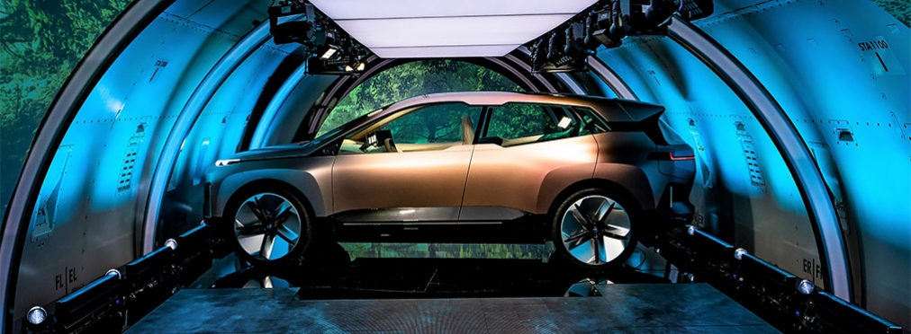Компания BMW официально рассекретила новый электрокросс