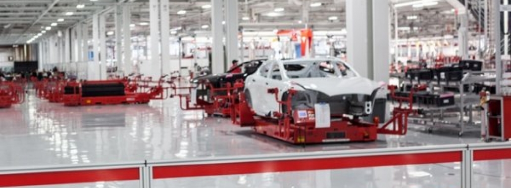 Компания Tesla заявила о новом мощном электромобиле