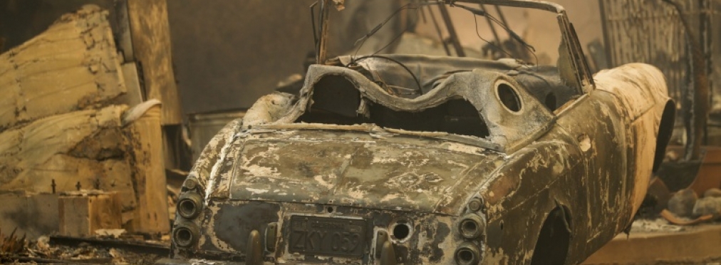 Пожар в Калифорнии уничтожил несколько тысяч автомобилей
