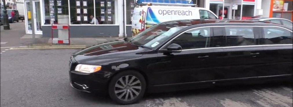 Первый шестидверный лимузин Volvo замечен на городских улицах