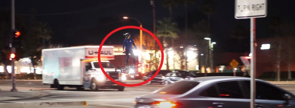 Инженер из США пролетел над улицами Лос-Анджелеса на ховерборде собственной разработки (видео)