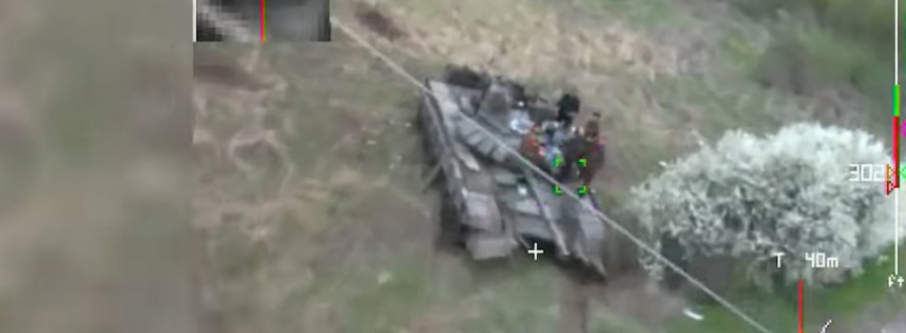 Работу дрона-камакадзе по оккупантам показали на видео