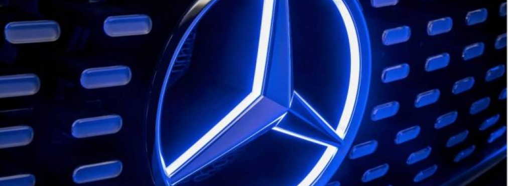 Mercedes-Benz показал тизер конкурента BMW i3
