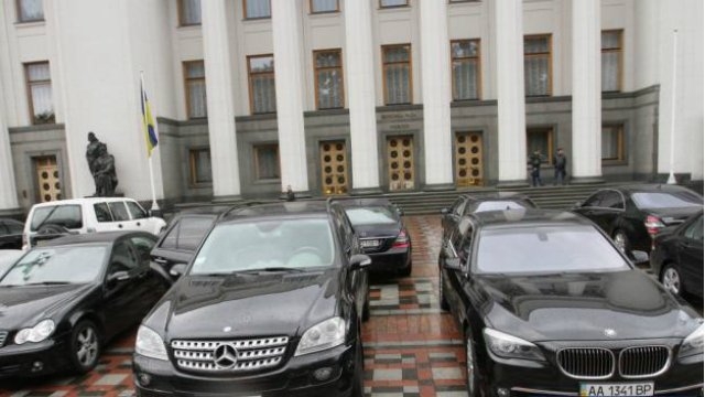 Автомобили Верховной Рады и Конституционного суда нарушают скоростной режим: штрафы уже уплатили