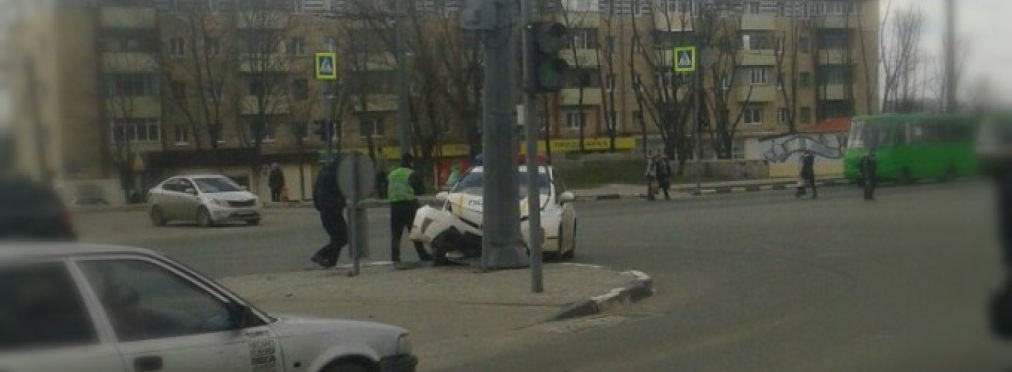 Патрульные полицейские снова разбили Prius