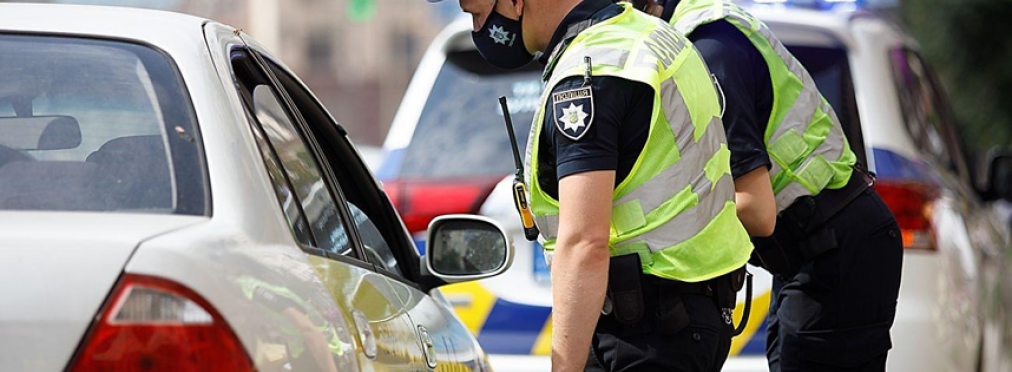 В каких случаях полиция может остановить водителя: 10 законных причин