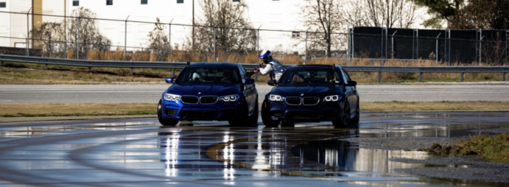 Компания BMW показала дозаправку автомобиля в управляемом заносе